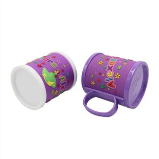 かわいい漫画のコーヒーマグ